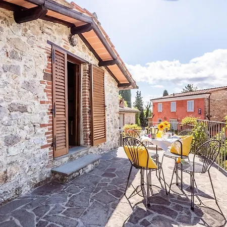 Al Giardino Degli Ulivi منزل ريفي Santa Maria Albiano